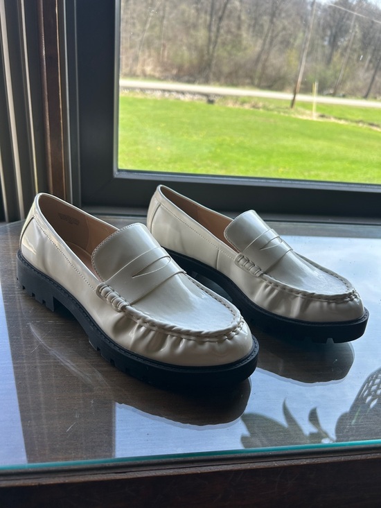 LOFT Shoes - Loft Classic Cream Leather Penny Loafers for Women